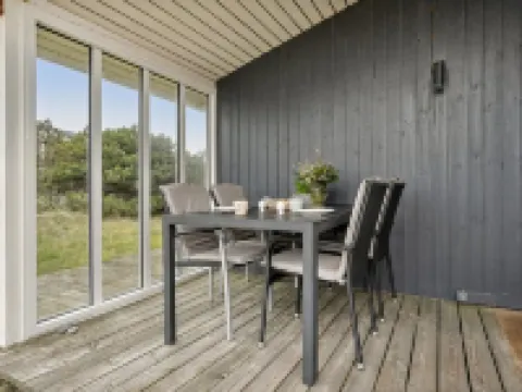 "Siri" - 400m from the Sea