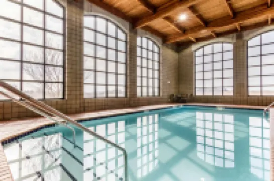 ฮอลิเดย์ อินน์ เอ็กซ์เพรส แอนด์ สวีทส์ ซีดาร์ฟอลส์ - วอเตอร์ลู บาย IHG