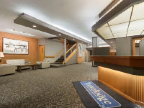 Travelodge by Wyndham（Travelodge 萊斯布里奇） 萊斯布里奇酒店