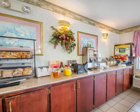 Econo Lodge Отели рядом с достопримечательностью «Трой Паркс энд Рекреэйшен»