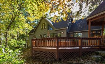 Luxury House at Wintergreen Open for Booking in Autumn Season