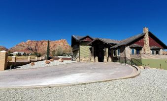 Zion Cliff Lodge