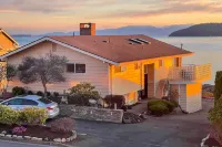 Anacortes Paradise Vacation Rental w/ Water Views! - 3 étoiles