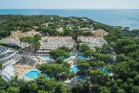 Iberostar Waves Club Cala Barca Hotel dekat Ses talaies De Can Jordi