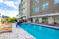 Holiday Inn Express & Suites Sanford- Lake Mary Hotels in Sanford