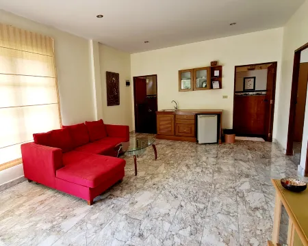 Beautiful Bungalow with Shared Outdoor Pool Отели рядом с достопримечательностью «Camel Republic»