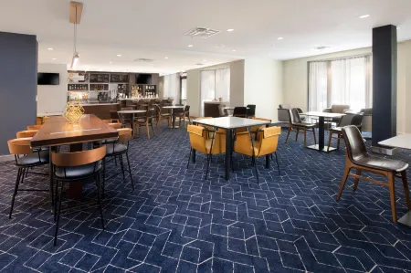 Courtyard Dallas Plano in Legacy Park Отели рядом с достопримечательностью «TUMI Store - Legacy West»