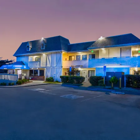 Motel 6 Marina, CA - Monterey