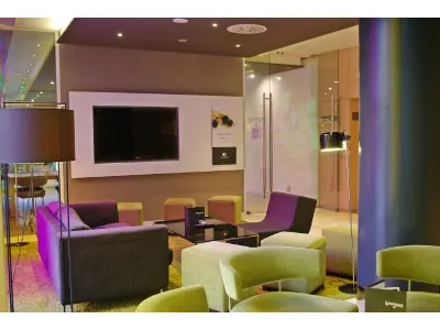 NH GIRONA Eiffel Bridge附近的飯店
