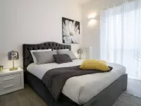 Charming & Modern 3Br Apt in the Heart of Asti アスティのホテル