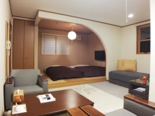 Lake Side Inn Beehive