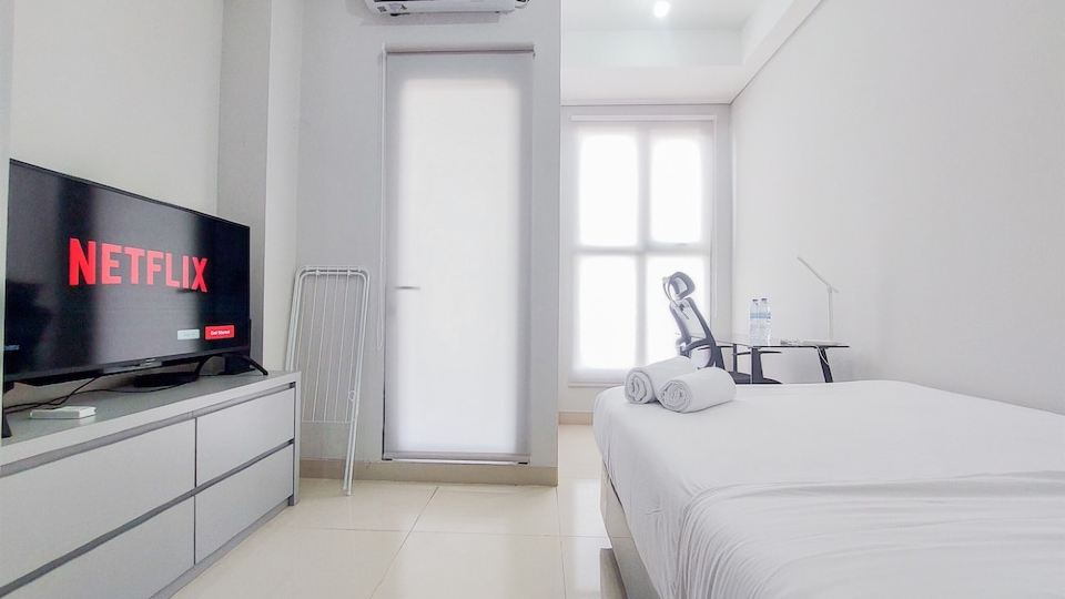 Best Homey Studio at Transpark Bintaro Apartment