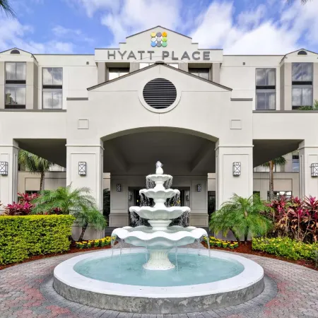 Hyatt Place Tampa Airport Отели рядом с достопримечательностью «Зоопарк Лоури»