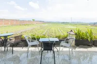 RedDoorz Plus Near Malang Airport Hotels in Pakis