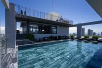 Luxtery Hotel & Spa - Rooftop Pools