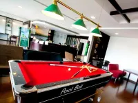 I Hotel - بار