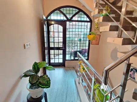 Vrinda Apartments | Rooms & Caretaker