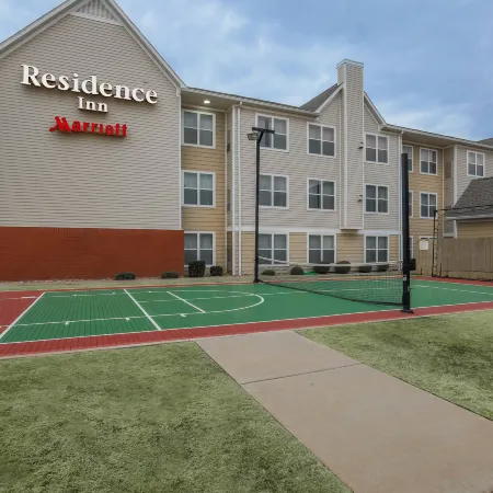 Residence Inn Oklahoma City South Отели рядом с достопримечательностью «Торговый центр "Кроссроудз"»