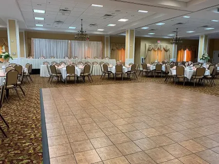 Town & Country Inn and Suites