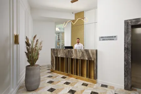 Astoria (Астория) Отели рядом с достопримечательностью «Веревочный парк»