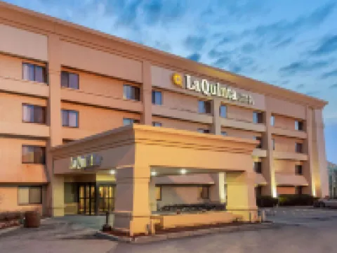 ลากินตา อินน์แอนด์สวีทส์ บายวินด์แฮม ชิคาโก เกอร์นี โรงแรมในGurnee