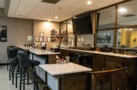Holiday Inn MURFREESBORO by IHG - bar