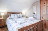 The Brambles - 2 Bedroom Cottage - Llanteg - Villas