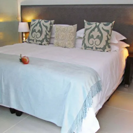 The Suite: Luxury One Bedroom Furnished