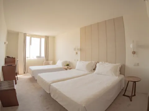 هوتل أورينتي Hotels near البلدة القديمةذ
