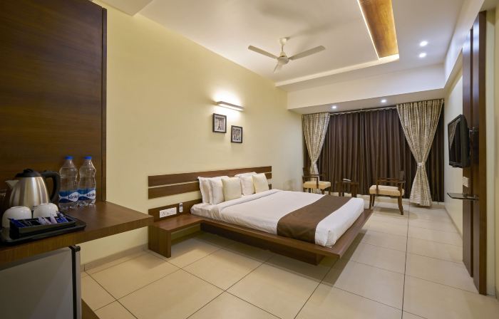 Hotel 3 Leaves