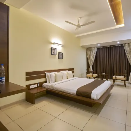 Hotel 3 Leaves