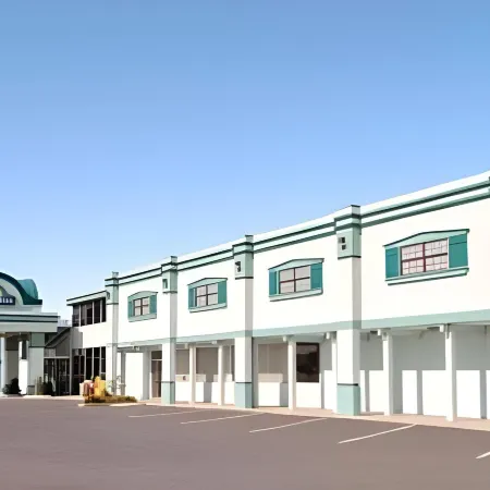 Days Inn by Wyndham Oklahoma City Fairground Отели рядом с достопримечательностью «Торговый центр "Олд Шепард"»
