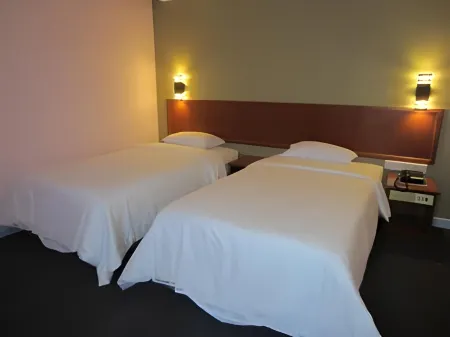 The Hoover Hotel Отели в г. Bintulu Division