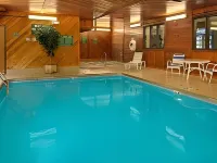 Days Inn & Suites by Wyndham Davenport East