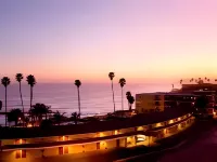 SeaCrest Oceanfront Hotel Hotels near Eldwayen Ocean Park