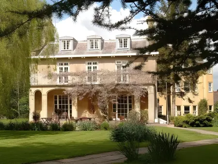 Chiseldon House Hotel Отели рядом с достопримечательностью «Museum of Computing»