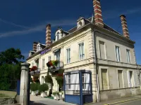 Hotel Henri IV Hotels in Coutras