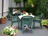 Garden Hotel Nürnberg Inh. Marika Liptak Hotels in der Nähe von Brunnen Ehekarussell