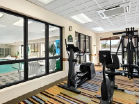 Comfort Inn & Suites Voorhees/Mt. Laurel Hotels in Echelon