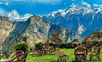 Himalayan High, Auli, by Himalayan Eco Lodges