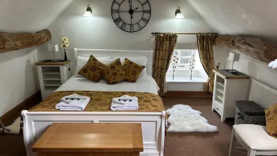 3-Bed Cottage Alton Towers Chatsworth Polars Peaks Hotels near Alton Towers