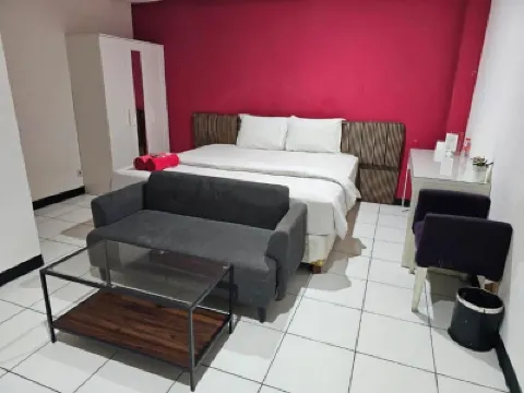 ريد دورز بلس نير مول كيلابا جادينج Hotels near كيلابا غادينغ