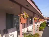 ローン オーク ロッジ