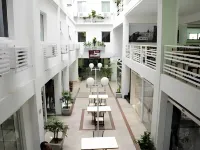 Hotel Family Hotels near Pari