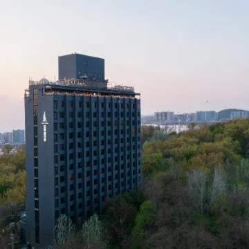 JK Blossom Hotel Отели рядом с достопримечательностью «Мапхогу»
