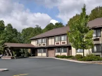 Super 8 by Wyndham Oneonta/Cooperstown Hotels in Oneonta