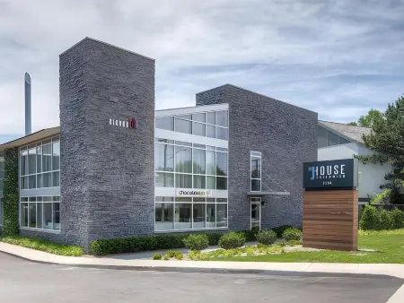 The J House Greenwich Hotel