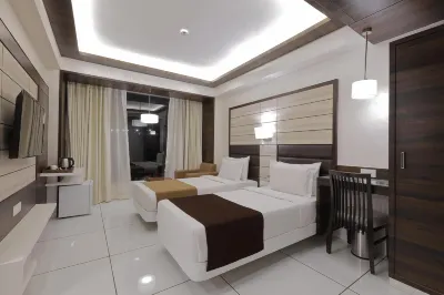 Hotel Silver Heights Hotels near Jamman Shah Park