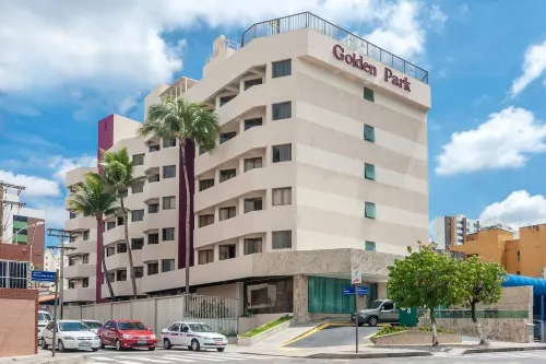 جولدن بارك سالفادور باي ناسيونال إن