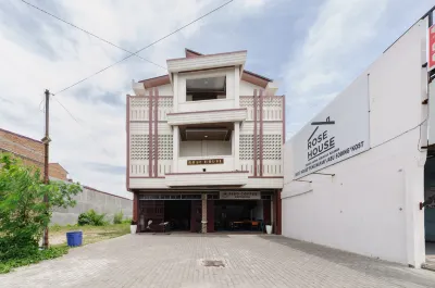RedDoorz at Rose House Simpang Pemda Medan Selayan Hotel dekat Yayasan Sari Husada